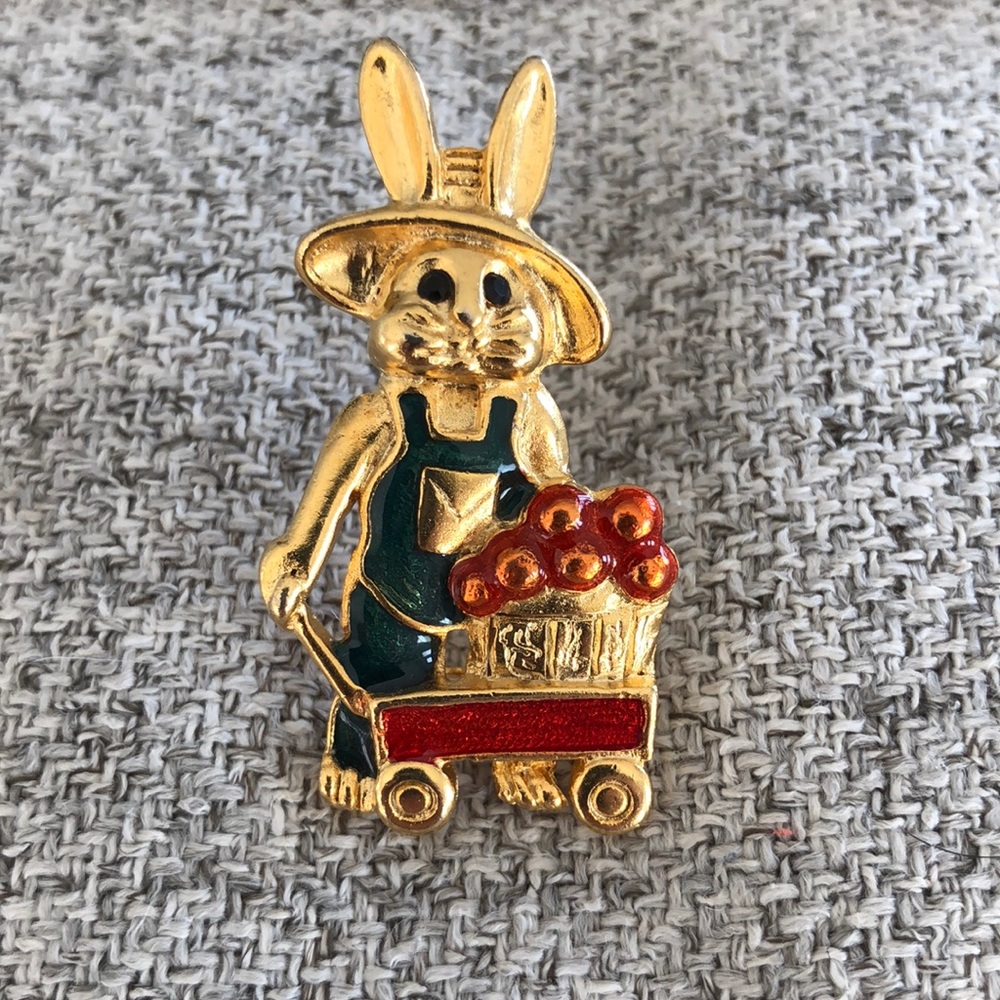 Danecraft Bunny Brooch with Wagon of Fruit - Picture 3 of 15